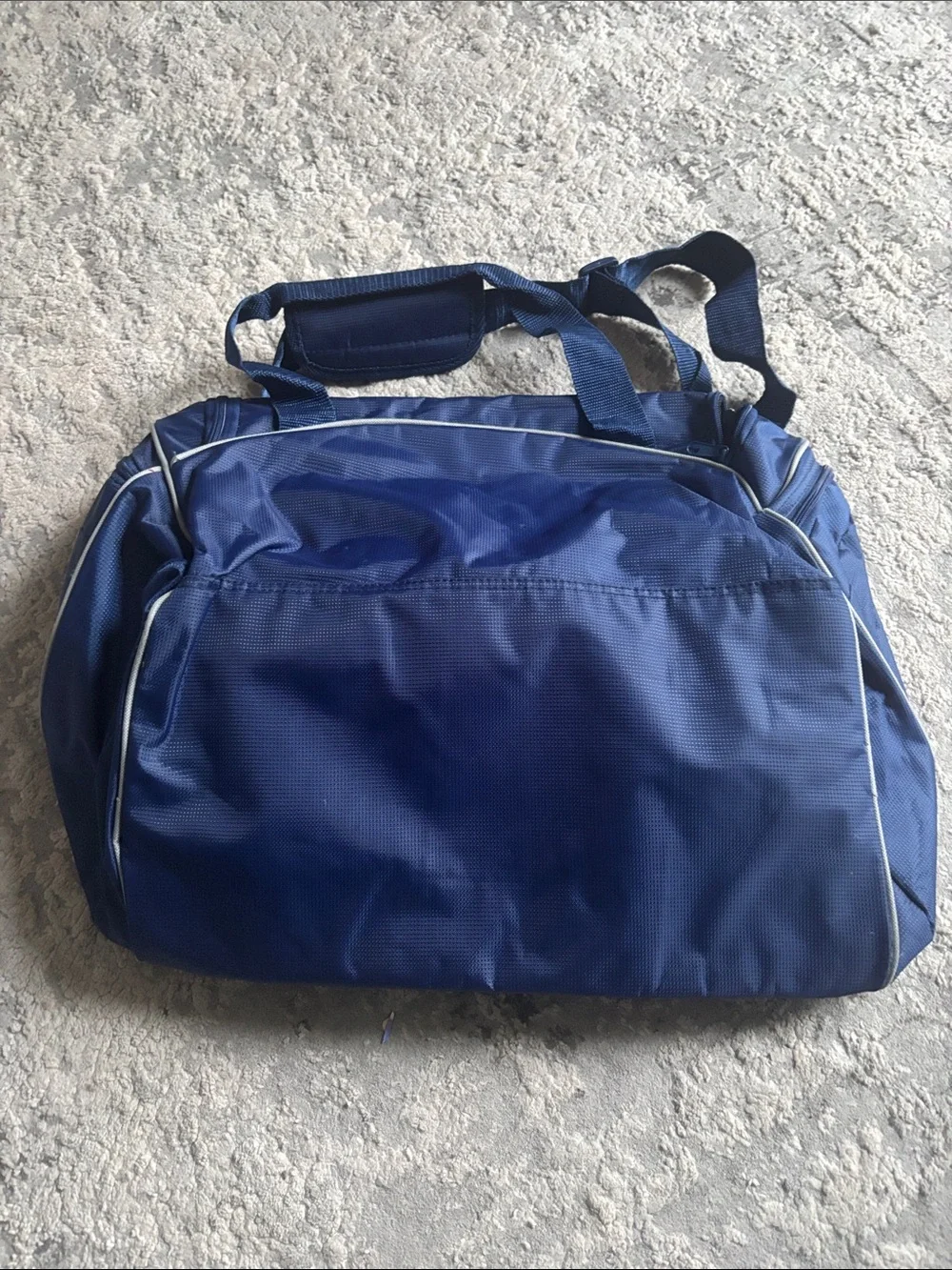 Aeropostale spacious duffel